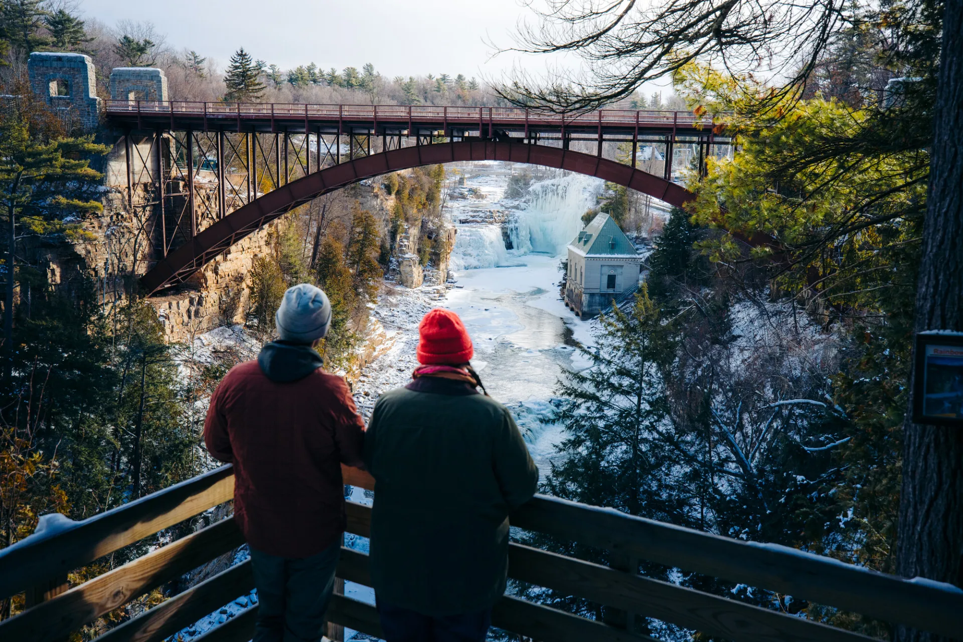 winter couple at auable chasm