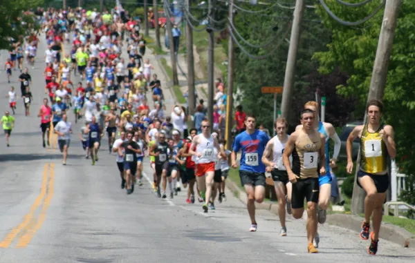 runners in a road race